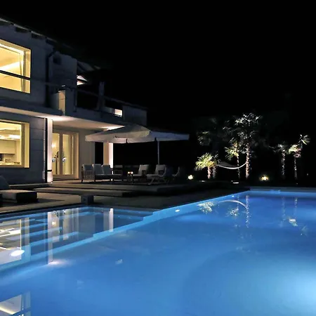 Luxurious Modern With Refreshing Pool * Forte dei Marmi
