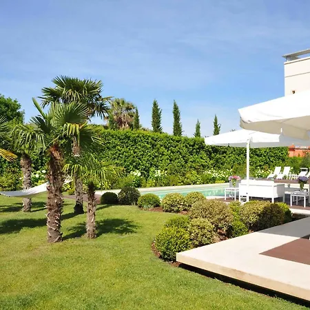 Luxurious Modern With Refreshing Pool Forte dei Marmi
