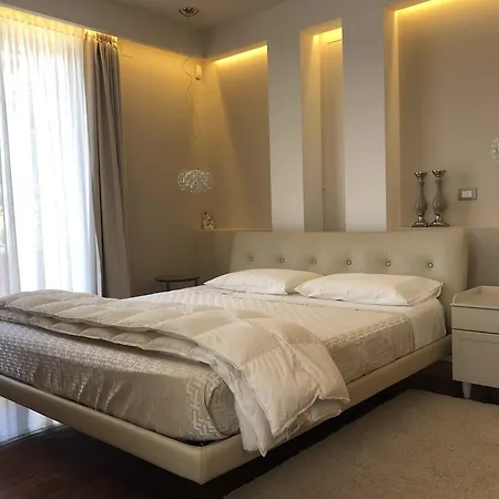 Villa Luxurious Modern With Refreshing Pool